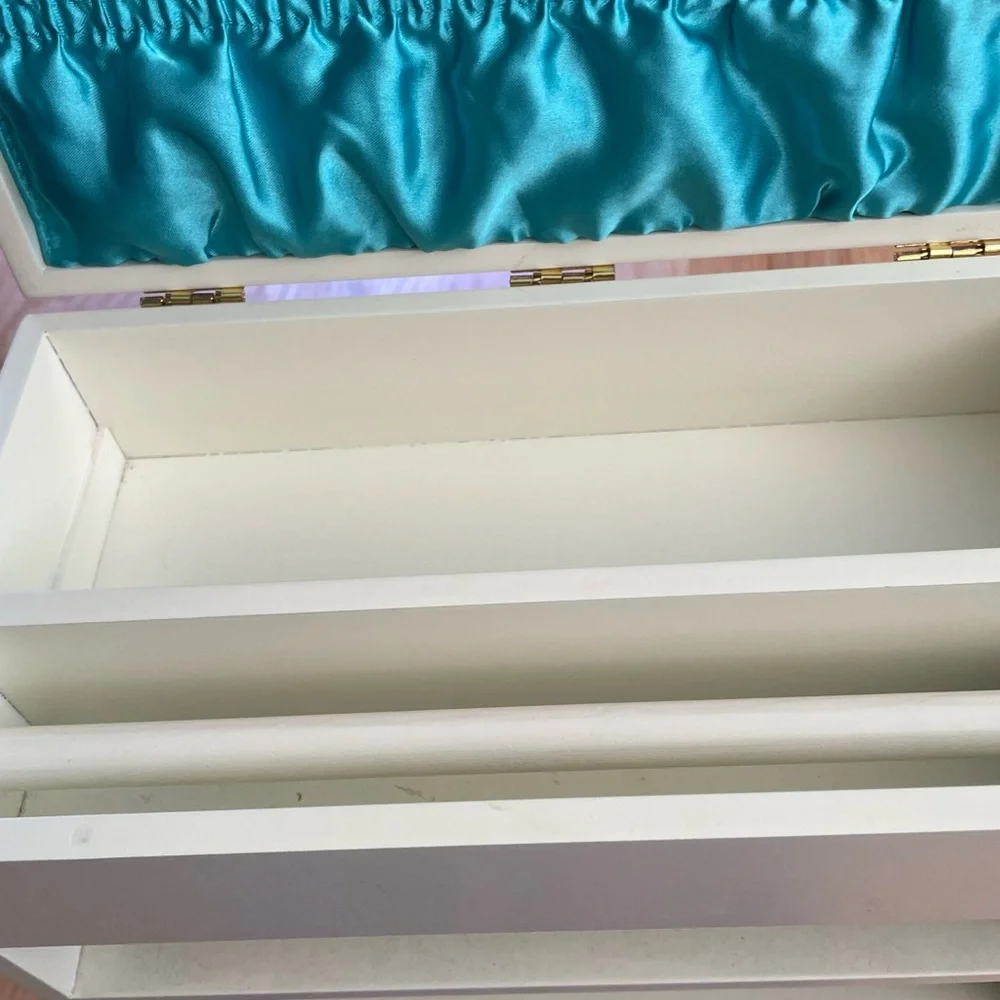 GUC Battat Wooden & Felt Storage Station for Crafts, Jewelry or Trinkets